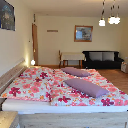 Spacious Holiday In With Garden Vakantiehuis *