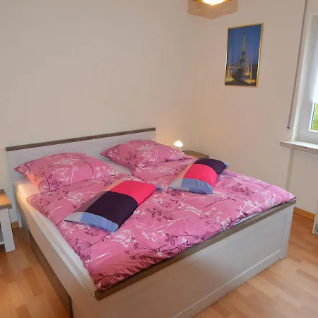 Spacious Holiday In With Garden *