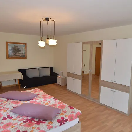 Vakantiehuis Spacious Holiday In With Garden Schillingen