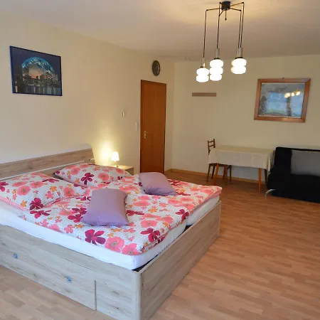 Spacious Holiday In With Garden Vakantiehuis Schillingen