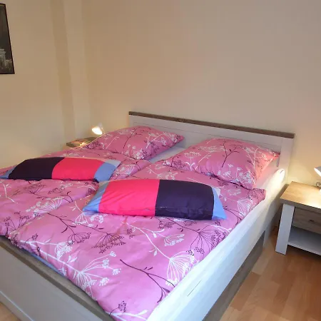 Spacious Holiday In With Garden Vakantiehuis Schillingen