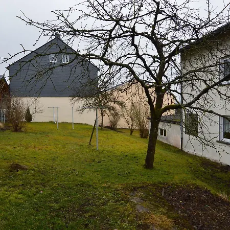 Vakantiehuis Spacious Holiday In With Garden Schillingen