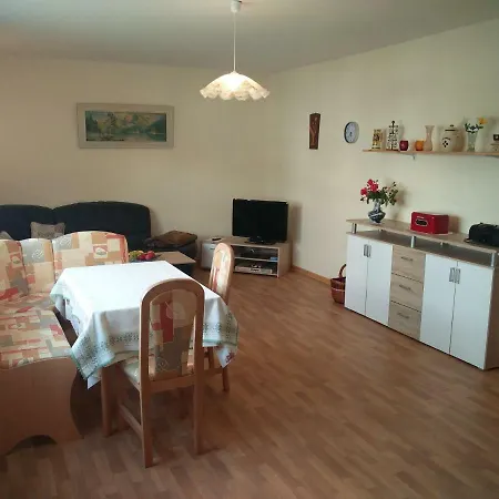 Vakantiehuis Spacious Holiday In With Garden Schillingen