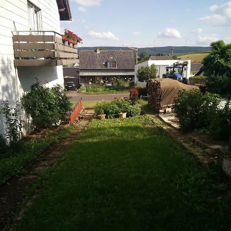 Vakantiehuis Spacious Holiday In With Garden Schillingen